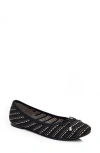 Me Too Saylor Ballet Flat In Black/ivory Dot