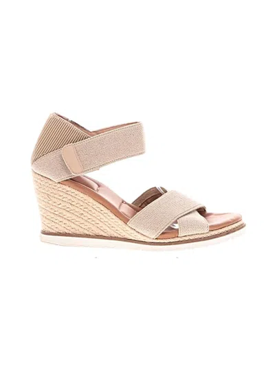 Pre-owned Me Too Wedges In Tan