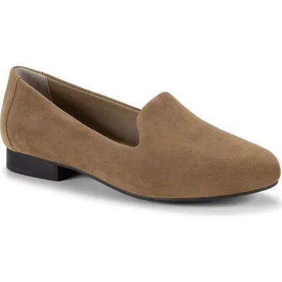 Me Too Yale Loafer In Desert Camel