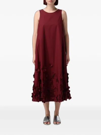 Meimeij Flower-appliqué Sleeveless Midi Dress In Red