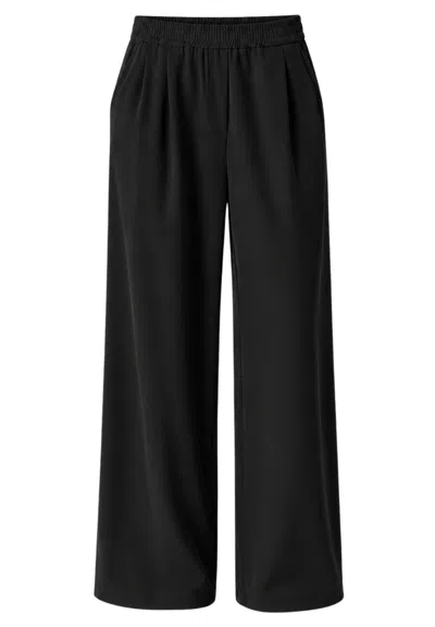 Meimeij Soft Line Pants In Crepe  In Black