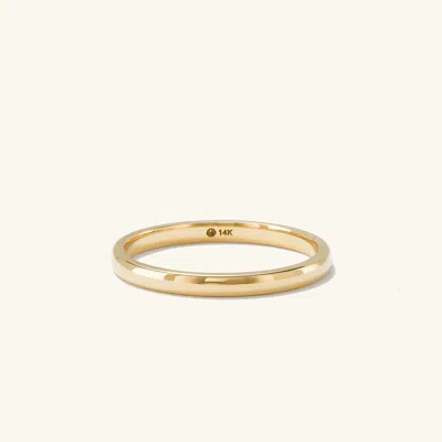 Mejuri 2mm Curve Band In Yellow