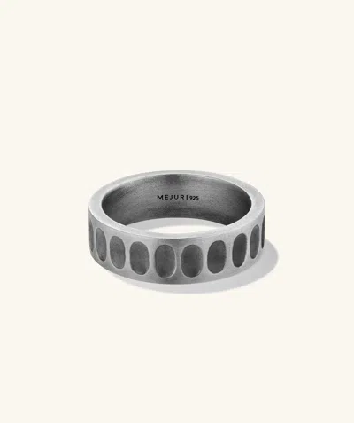 Mejuri Colosseum Ring