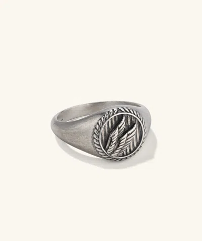 Mejuri Victory Signet Ring