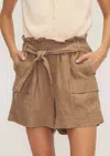 Melissa Nepton Spencer Cargo Short In Soft Khaki