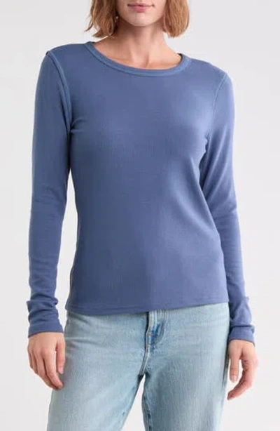 Melrose And Market Exposed Seam Long Sleeve T-shirt In Blue