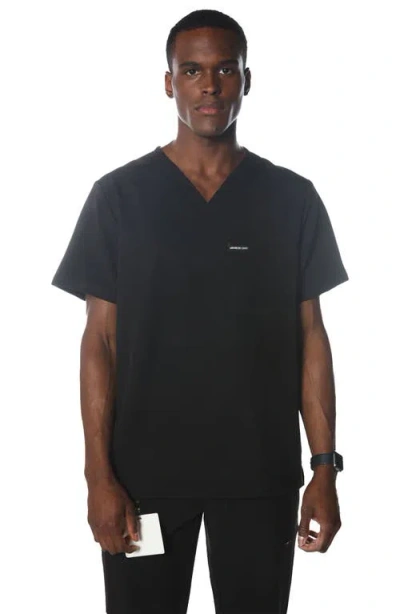 MEMBERS ONLY MEMBERS ONLY BRIGHTON 3-POCKET SCRUB TOP