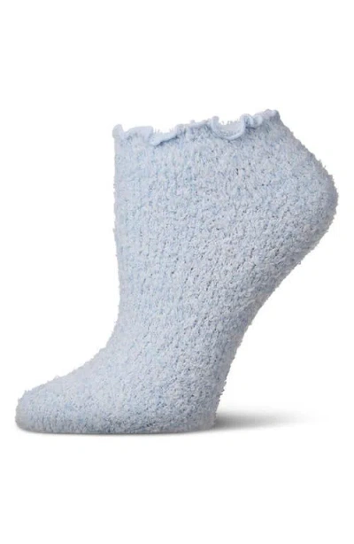 Memoi Buttersoft Plus Scalloped Edge Ankle Socks In Blue