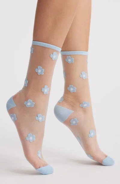 Memoi Daisies Sheer Crew Socks In Blue