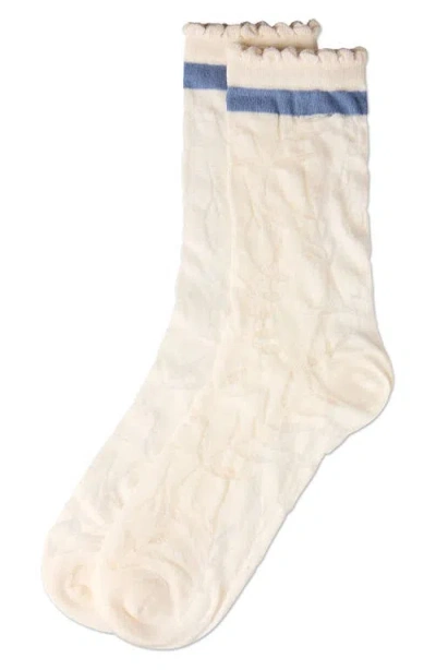 Memoi Fern Leaf Crew Socks In Ivory