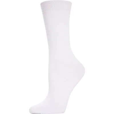 Memoi Seamless Crew Socks In White