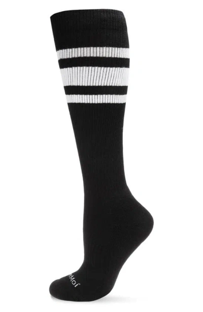 MEMOI MEMOI STRIPE PERFORMANCE KNEE HIGH COMPRESSION SOCKS