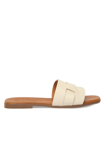 Menina Step Lucila Flat Sandal In Neutral