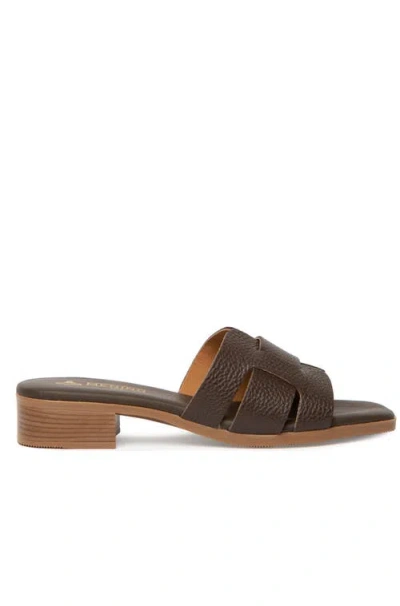 Menina Step Ona Heeled Sandal In Burgundy
