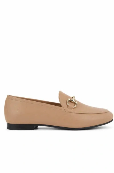 Menina Step Toledo Flat Sandal In Brown