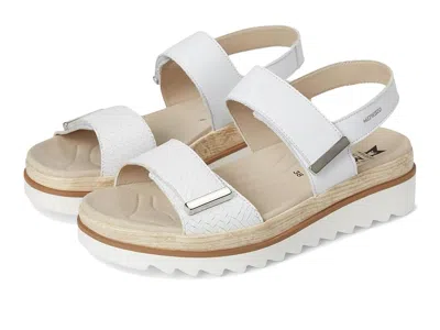 Mephisto Dominica In White
