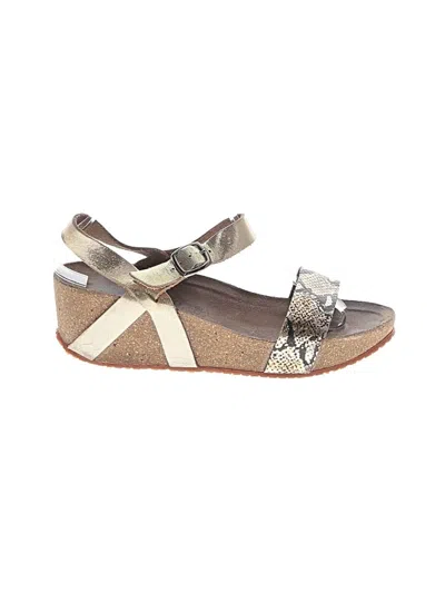 Pre-owned Mephisto Wedges In Tan