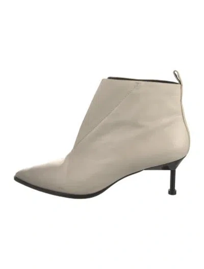 Pre-owned Mercedes Castillo Leather Boots In Neutral