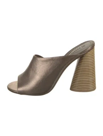 Pre-owned Mercedes Castillo Leather Mules