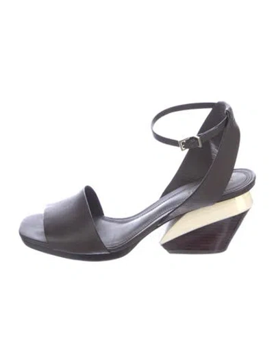 Pre-owned Mercedes Castillo Leather Sandals In Brown