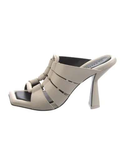 Pre-owned Mercedes Castillo Leather Sandals In Neutrals