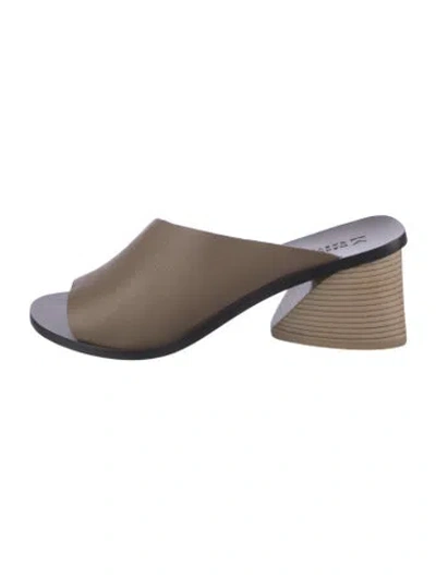 Pre-owned Mercedes Castillo Leather Slides In Brown