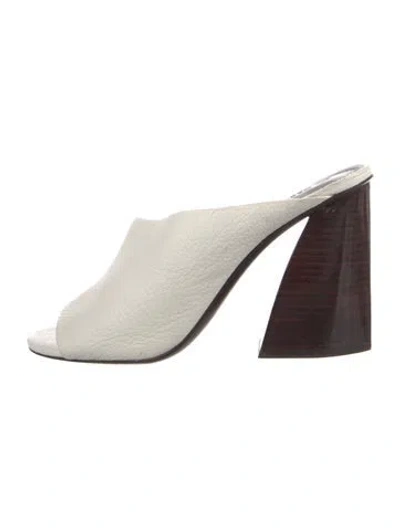 Pre-owned Mercedes Castillo Leather Slides In White