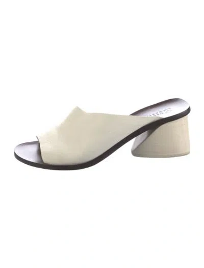 Pre-owned Mercedes Castillo Leather Slides In White