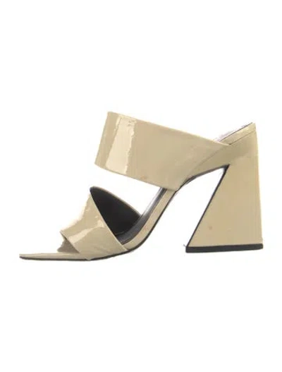 Pre-owned Mercedes Castillo Patent Leather Slides In Neutral