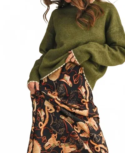 Merci Contrast Knit Scalloped Edge Sweater In Olive Green In White