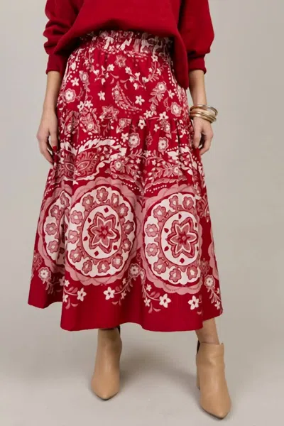 Merci Medallion Skirt In Wine In Pink
