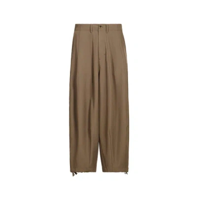 Merely Made Pantalon Carotte Uni In Brown
