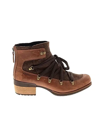 Pre-owned Merrell Ankle Boots In Brown