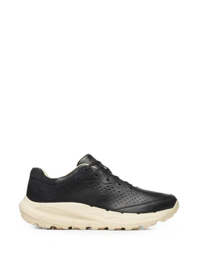 Merrell Nova 4 Traveller Sneakers In Black