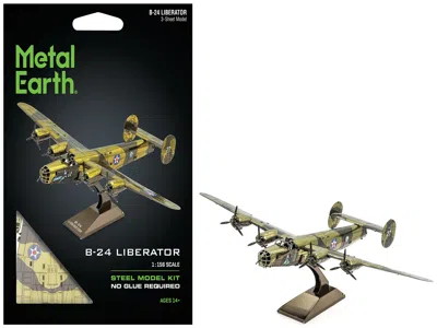 Metal Earth Model Kit Consolidated B-24 Liberator Bomber Aircraft "diamond Lil" United States Army Air Forces (c In Green