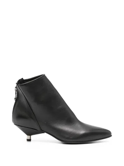 Metisse Pointed Boots In Black