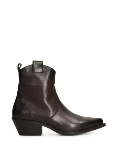 Metisse Pointed-toe Boots In Brown