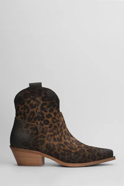 Metisse Texan Ankle Boots In Brown