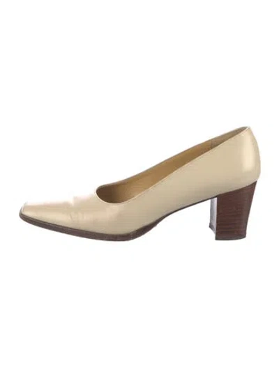 Pre-owned Mezlan Leather Pumps In Neutral