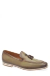 Mezlan Tassel Moc Toe Loafer In Olive/darkbrn