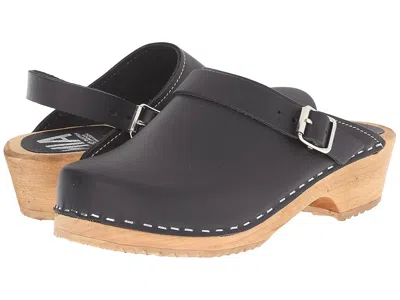 Mia Alma In Black