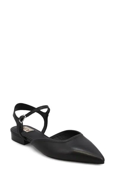 Mia Amari Flat In Black