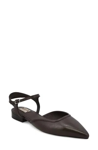 Mia Amari Flat In Brown