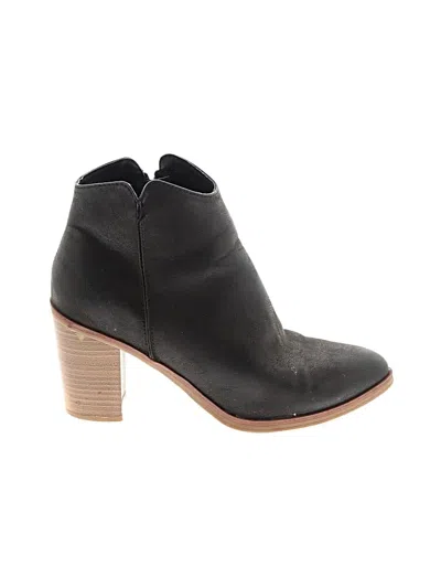 Pre-owned Mia Ankle Boots In Black