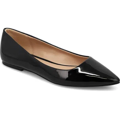 Mia Avi Pointed Toe Flat In Black