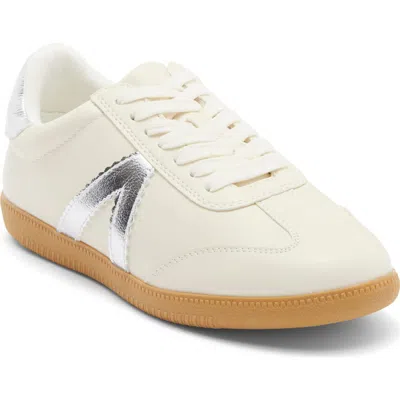 Mia Baker Sneaker In White