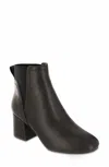 Mia Basic Boots In Black In Black