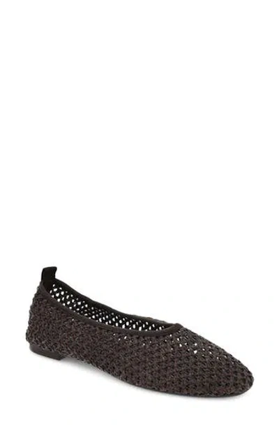Mia Bernelle Flat In Brown