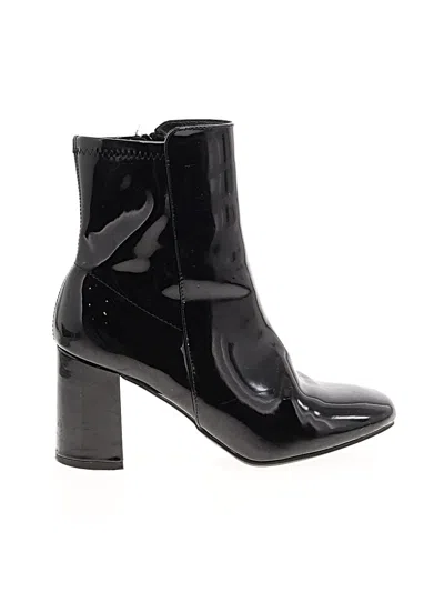 Pre-owned Mia Boots In Black