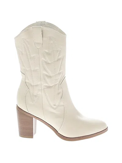 Pre-owned Mia Boots In Ivory